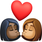 亲吻: 女人女人较深肤色中等肤色emoji素材一 160x160像素