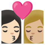 亲吻: 女人女人较浅肤色中等-浅肤色emoji素材一 160x160像素