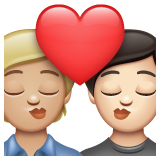 亲吻: 成人成人中等-浅肤色较浅肤色emoji素材一 160x160像素