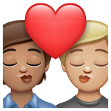 亲吻: 成人成人中等肤色中等-浅肤色emoji素材一 160x160像素