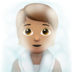 苹果系统里的潮湿房间的人:中等肤色emoji表情