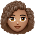 WhatsApp里的女性:中等肤色,卷发emoji表情